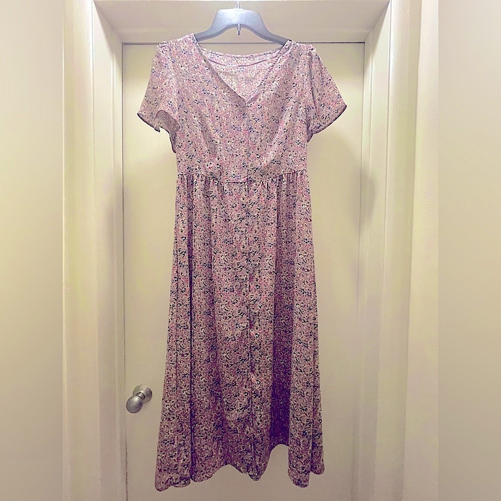 Uniqlo GU Floral Dress size S (by Asian Measurements) on sale! 🌸👗🌸